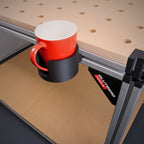 Getränkehalter der Workstation Pro mit Kaffeebecher – Becher sicher griffbereit an der Werkbank